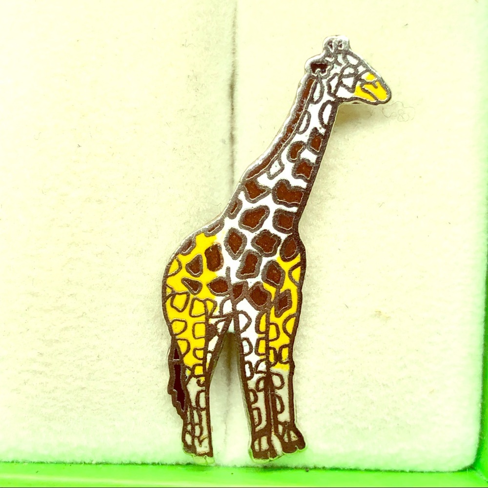 🦒Nice Enamel Giraffe Pin🦒